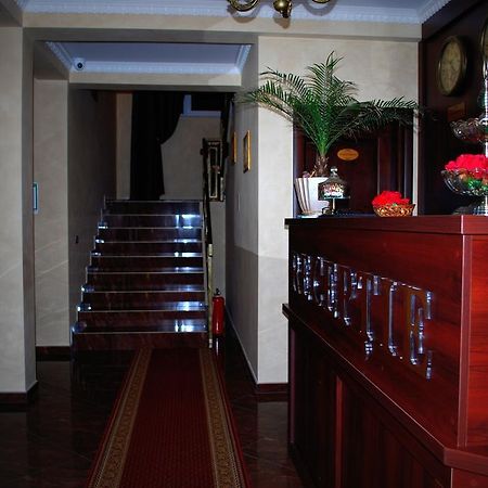 Harmonie Radauti Hostel Bagian luar foto