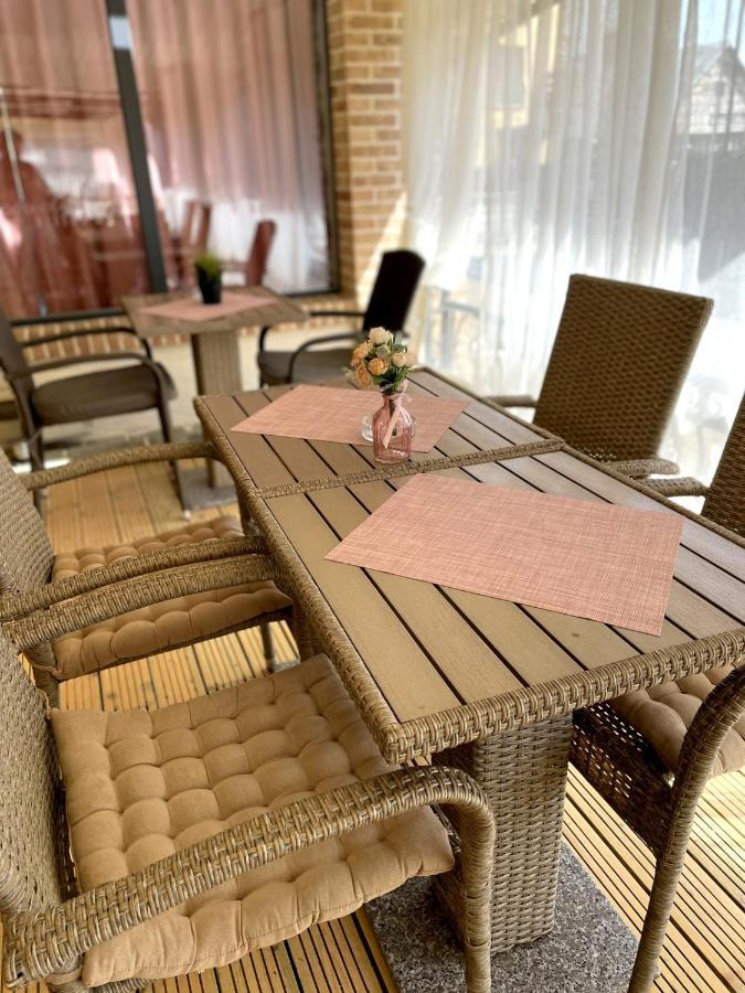 Harmonie Radauti Hostel Bagian luar foto