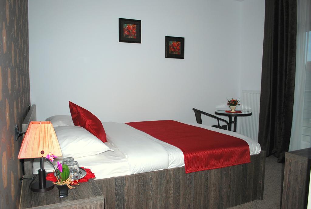 Harmonie Radauti Hostel Ruang foto
